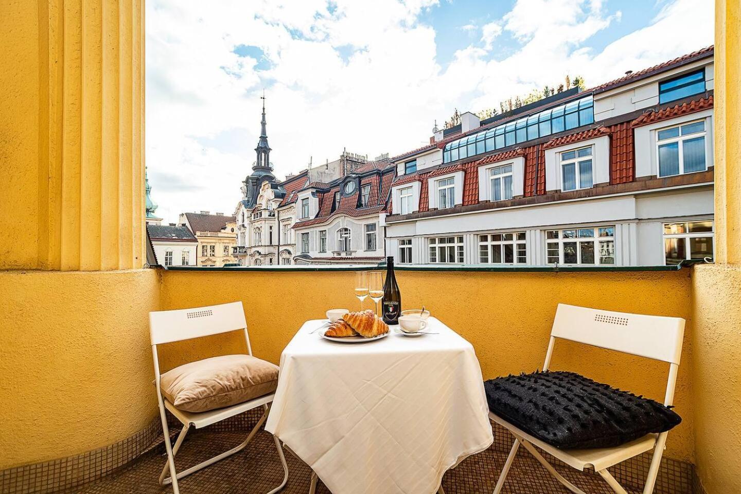 Apartament Elegant Old Town With Balcony With Free Garage *